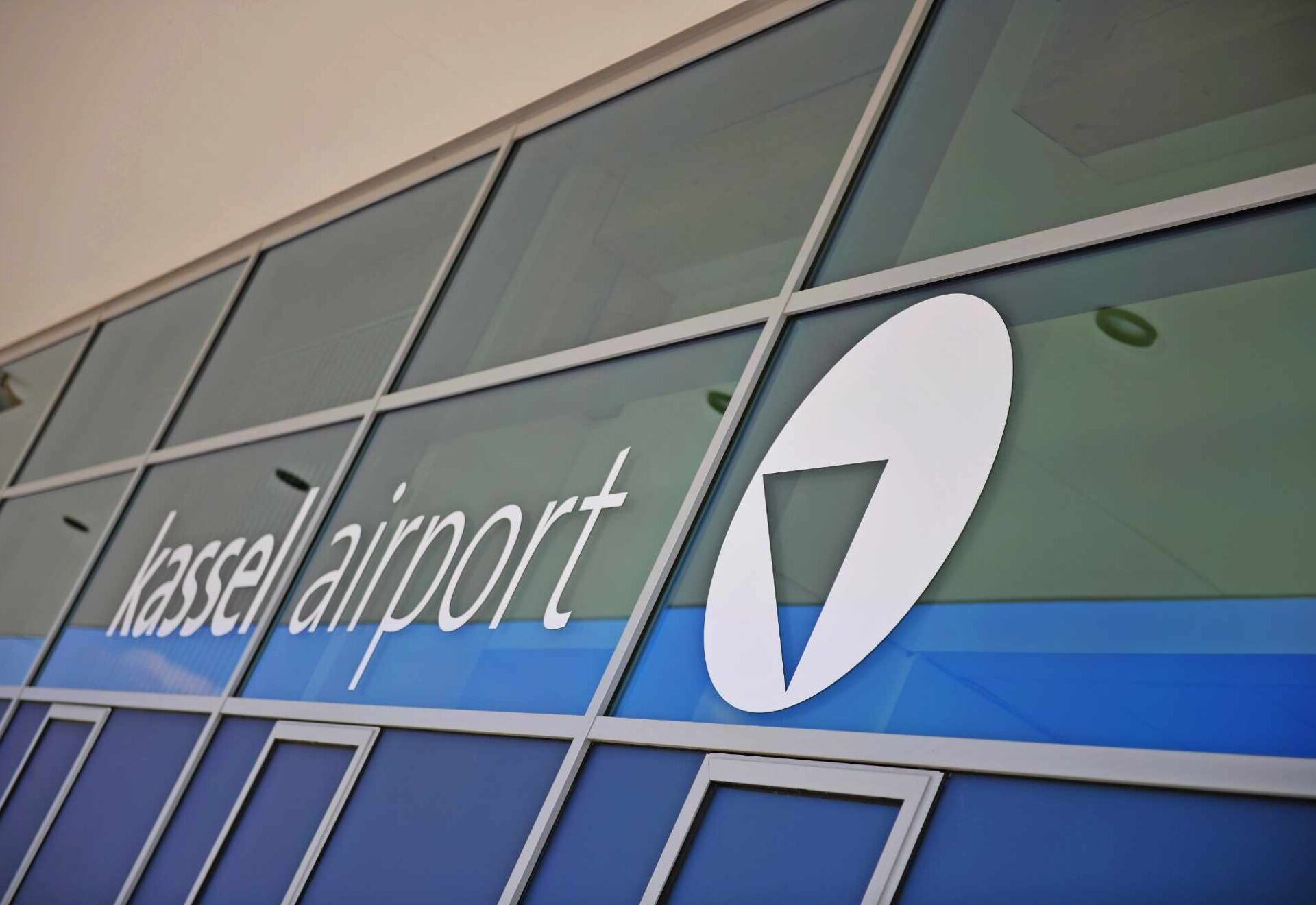 Flughafen Kassel Eingang