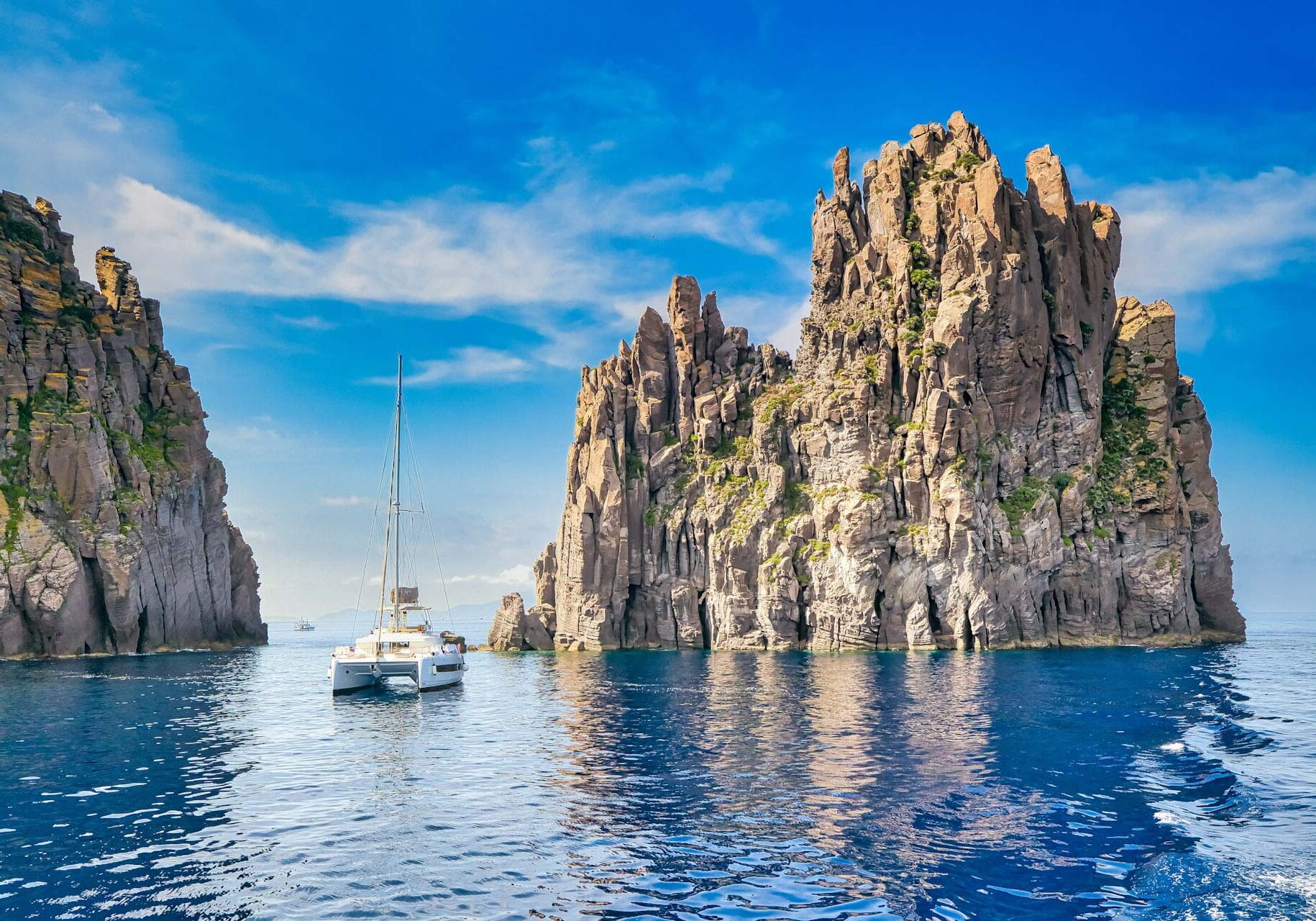 AdobeStock_468811920_Scoglio-Spinazzola_Laparische-Inseln_edited-landscape (1)