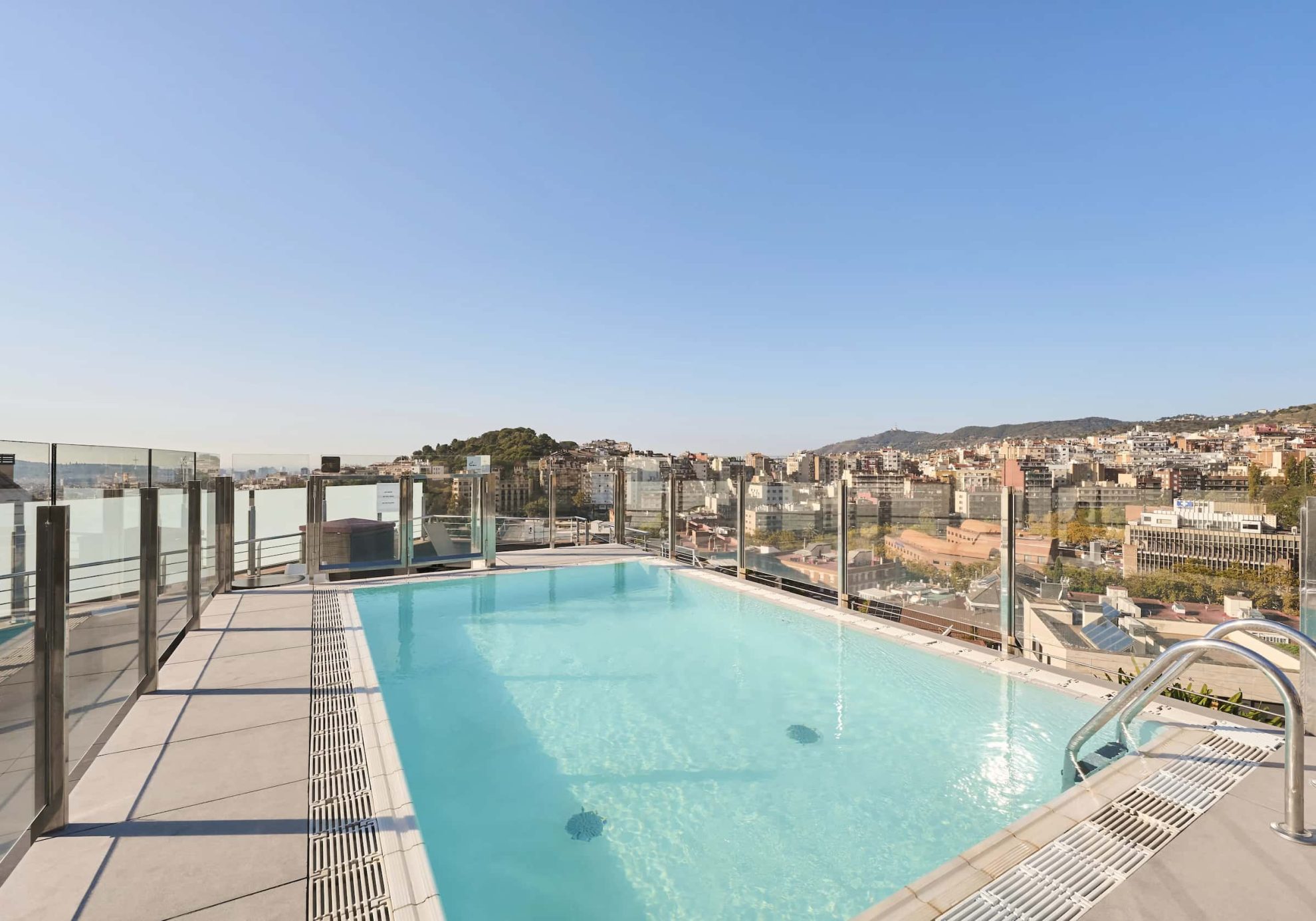 CataloniaParkGuell-piscina-1-landscape (1)