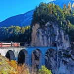 Bernina Express auf dem Landwasserviadukt