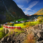 Kreisviadukt von Brusio mit dem Bernina Express