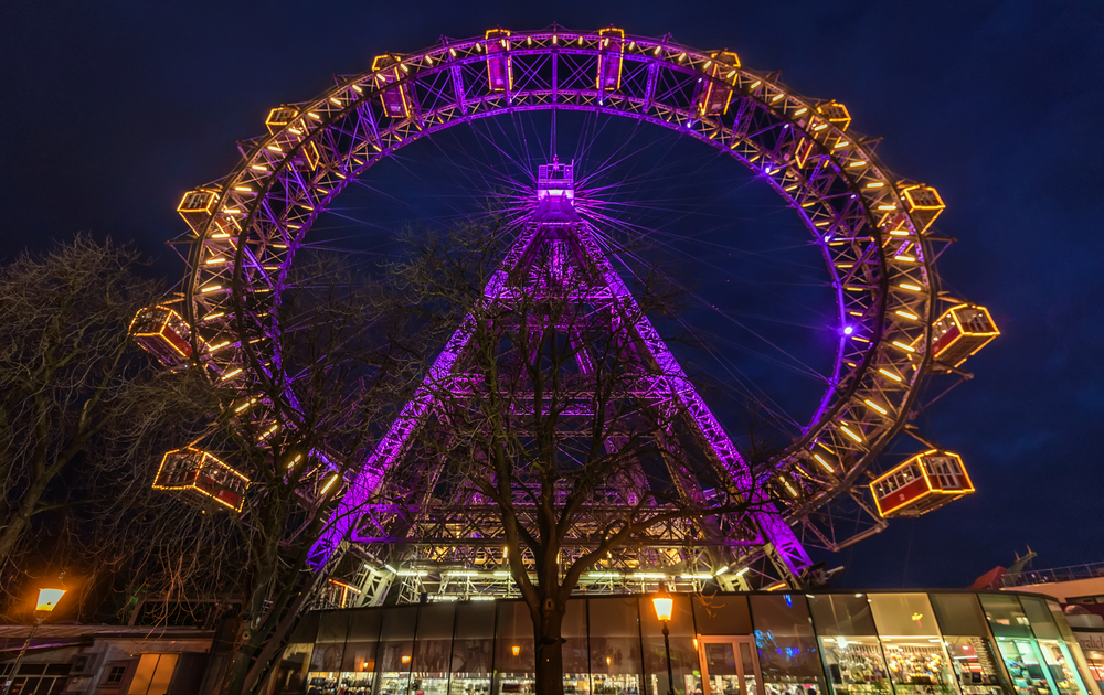 Riesenrad im Wiener Vergnügungspark Prater am Weihnachtsabend