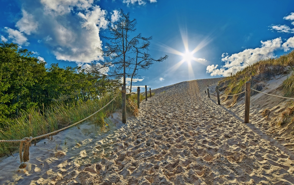 Endlose Sanddünen von Leba in Polen