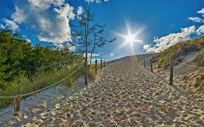 Endlose Sanddünen von Leba in Polen
