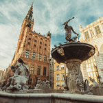 Neptunbrunnen und Rechtstädtisches Rathaus in Danzig