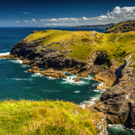 die Küste Cornwalls bei Tintagel Castle, Vereinigtes Königreich