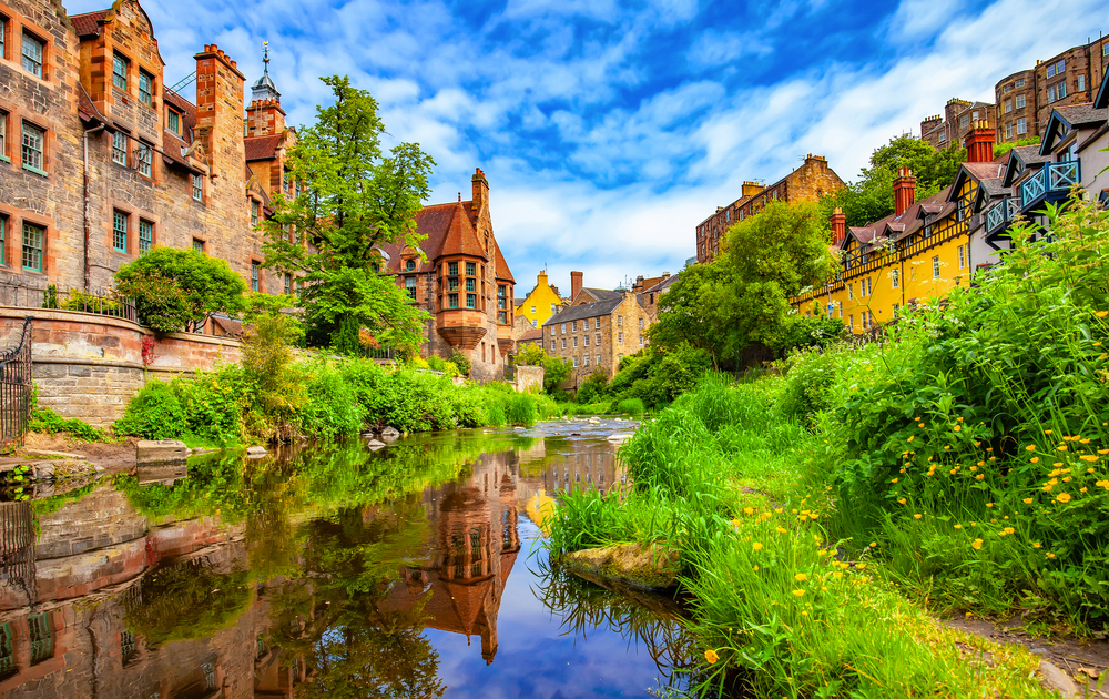 Der historische Stadtteil Dean Village in Edinburgh, Schottland
